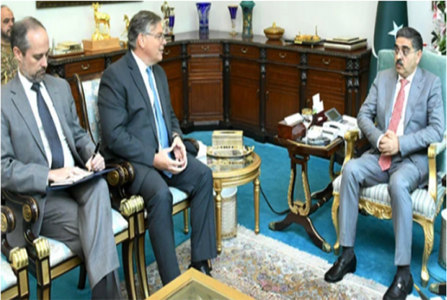 امریکی سفیر ڈونلڈ بلوم نے نگران وزیراعظم انوار الحق کاکڑ سے ملاقات کی