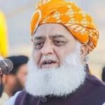 مولانا فضل الرحمان کا کہنا ہے یہ وقت ملک کے دفاعی اداروں کو مضبوط کرنے کا ہے اور ملکی وحدت کیلئے ہم ایک ہیں