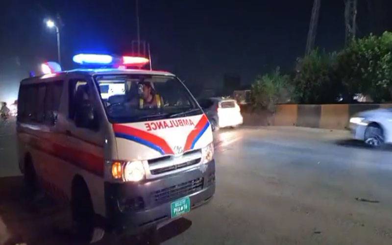 پشاور میں پولیس موبائل کے قریب خودکش دھماکا سب انسپکٹر اور کانسٹیبل شہید