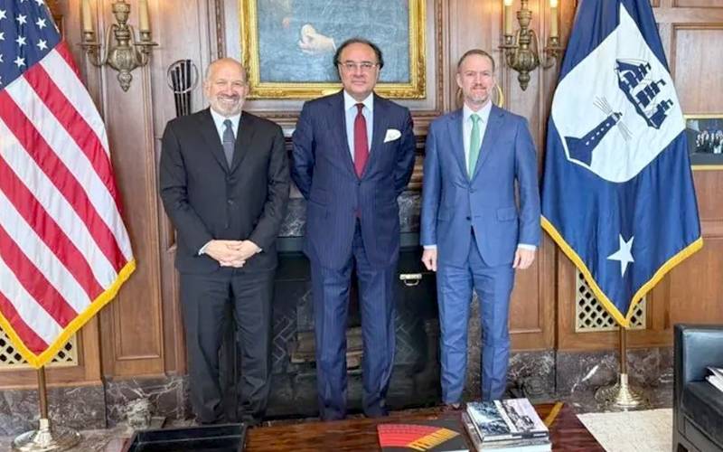 وفاقی وزیر خزانہ محمد اورنگزیب نے واشنگٹن میں امریکی وزیر تجارت اور دیگر اعلیٰ حکام سے ملاقات