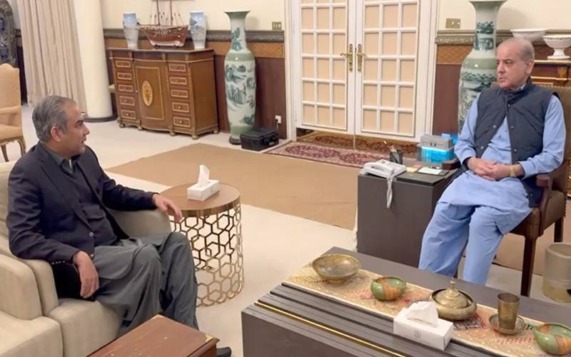 زائرین کے بذریعہ سڑک ایران عراق جانے پر پابندی وزیراعظم شہباز شریف کو آگاہ کردیا گیا