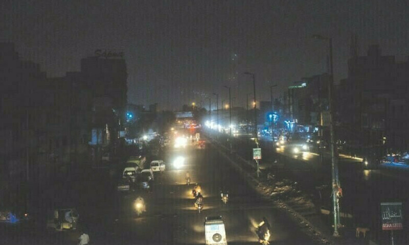 کے الیکٹرک کے جھوٹے دعوے کراچی میں بیشتر علاقے 24 گھنٹے گزرجانے کے بعد بھی بجلی سے محروم