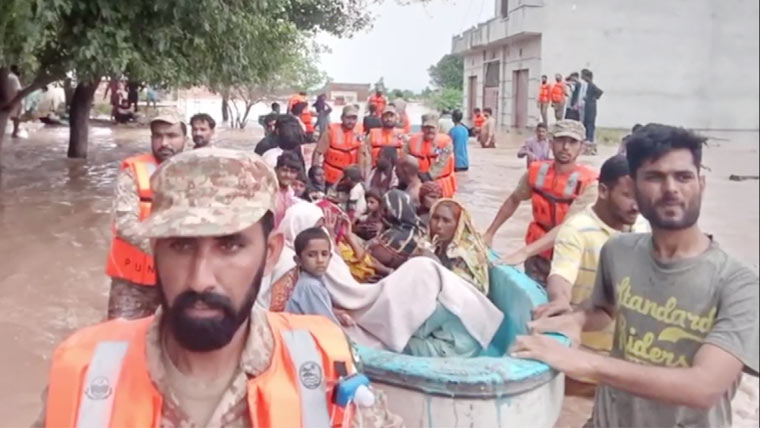 پنجاب سیلابی علاقوں میں پاک فوج کا ریسکیو اینڈ ریلیف آپریشن جاری