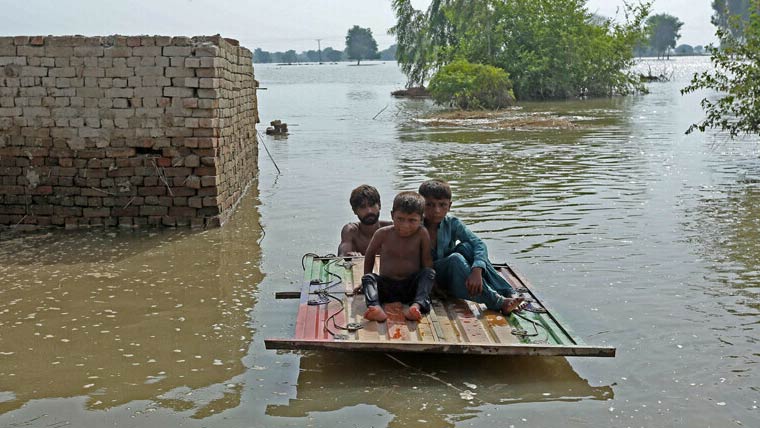 چشتیاں ستلج میں پانی کی سطح بلند بند ٹوٹنے سے سیکڑوں بستیاں زیر آب فصلیں تباہ