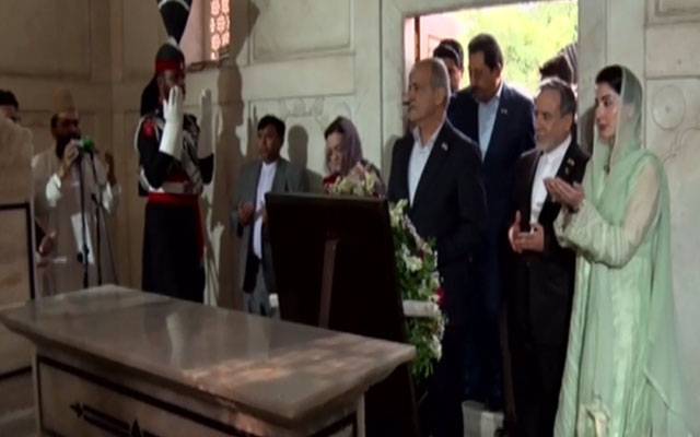 ایران کے صدر مسعودپز شکیان نے پنجاب کی وزیراعلیٰ مریم نواز کے ہمراہ مزاراقبال پر حاضری دی