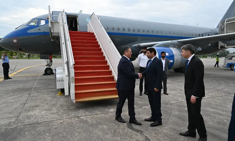 قازقستان کے نائب وزیراعظم وفد کے ہمراہ 2 روزہ دورے پر اسلام آباد پہنچ گئے