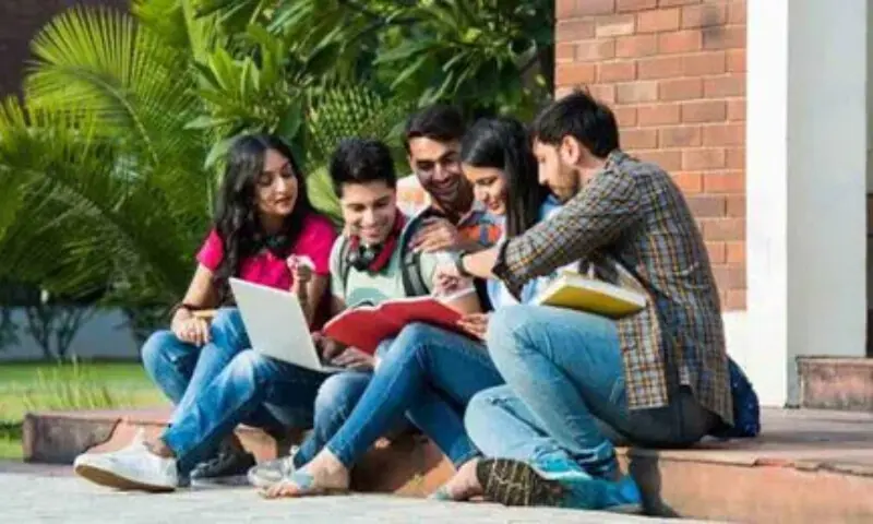 بی ٹیک کے متبادل 5 بہترین کورسز جو نوکری کا دروازہ کھول دیں