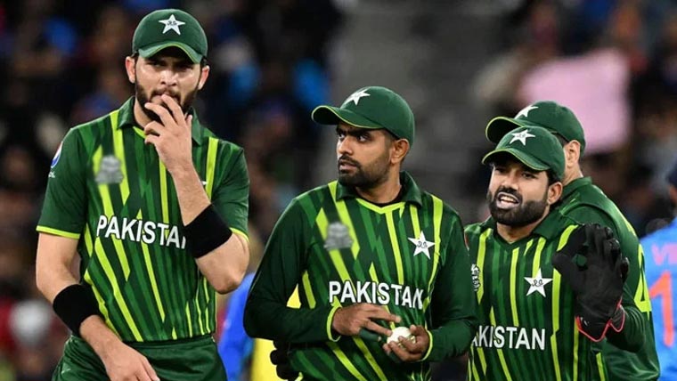 پاکستان کرکٹ بورڈ نے قومی کرکٹرز کے این او سی معطل کر دیے