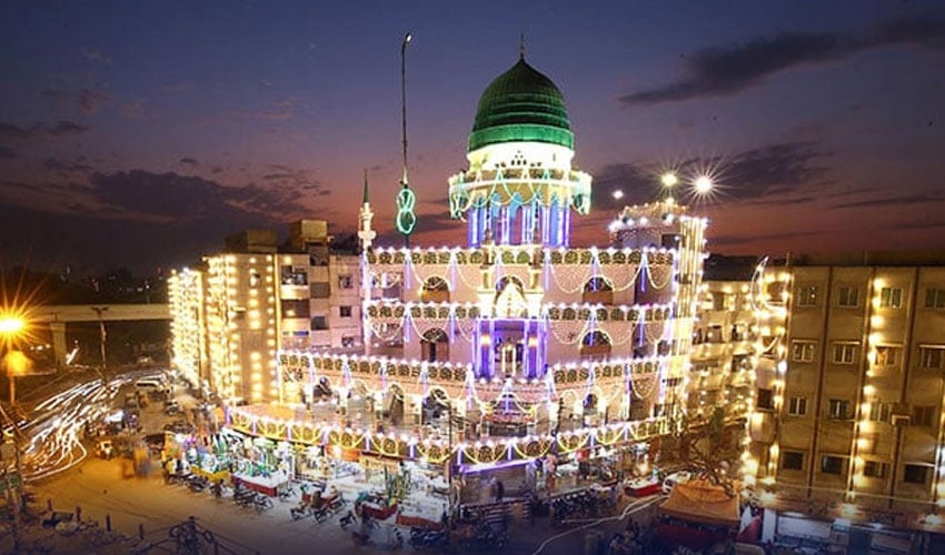 رحمت اللعالمین خاتم النبیین ہادی عالم نبی کریم حضرت محمد ﷺ کی ولادت کا جشن ملک بھر میں مذہبی جوش و جذبے سے منایا جارہا ہے