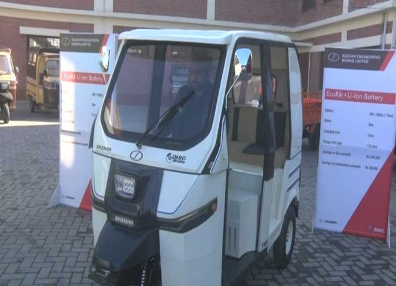 ماحول دوست سفر کی جانب اہم قدم جاپانی کمپنی کا الیکٹرک رکشہ پاکستان میں متعارف