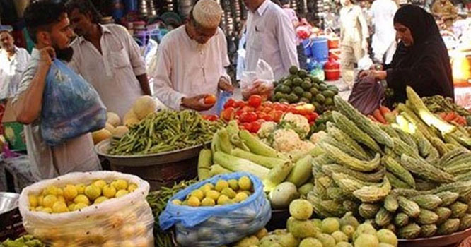 شہر کی پرچون مارکیٹوں میں سبزیوں کی قیمتیں سرکاری نرخنامے کے برعکس زیادہ وصول کی جانے لگی ہیں