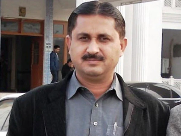 سابق رکن قومی اسمبلی جمشید دستی کو جعلی ڈگری کیس میں مجموعی طور پر 17 سال قید کی سزا سنادی