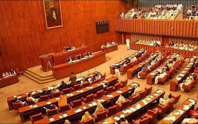 چیئرمین سینیٹ نے فی الحال پی ٹی آئی سینیٹرز کے استعفے منظور نہ کرنے کا فیصلہ