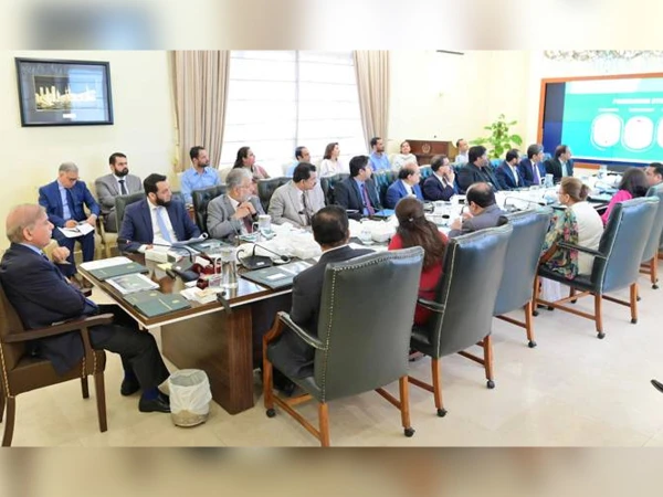 نوجوانوں کو روزگار کے مواقع فراہم کرنے کا مشن نیشنل یوتھ ایمپلائمنٹ پالیسی کابینہ سے منظور