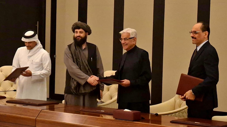 پاکستان اور افغانستان کے مابین سیز فائر کا معاہدہ طے پاگیا ہے وزیر دفاع خواجہ آصف