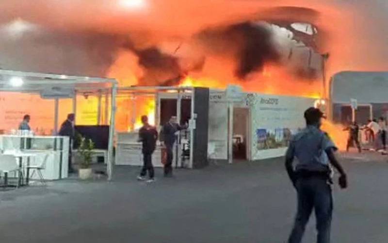 برازیل میں کوپ 30 کانفرنس کے پویلین میں آگ لگ گئی جس کے باعث بیلیم میں تقریبات منسوخ کر دی گئیں