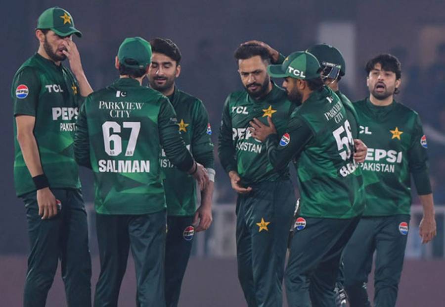 گرین شرٹس نے سہ ملکی ٹی ٹوینٹی سیریز کی ٹرافی جیت لی