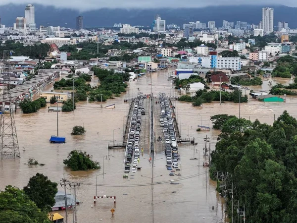 تباہ کن سیلاب نے تین ممالک کو لپیٹ میں لے لیا ہلاکتیں 256 سے تجاوز کر گئیں