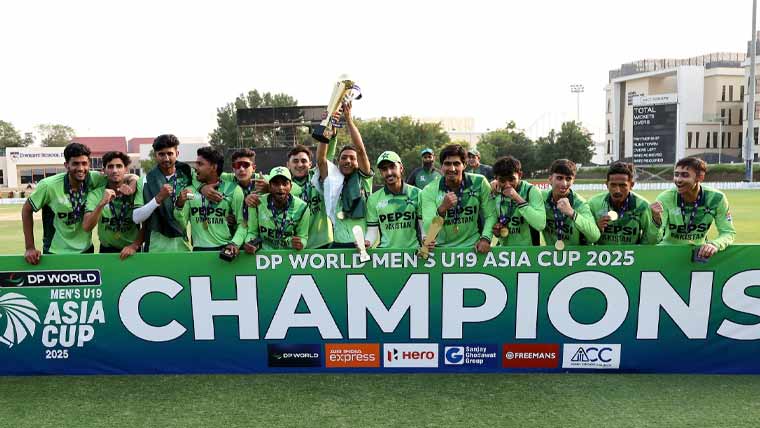 پاکستان انڈر 19 ایشیا کپ کا چیمپئن بن گیا بھارت کو بدترین شکست