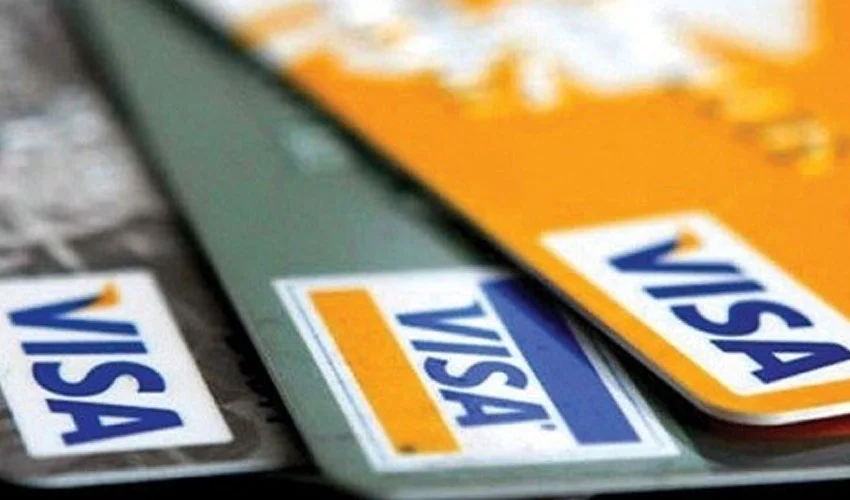 پاکستانی عوام کی کریڈٹ کارڈز سے نومبر 2025 میں 177 ارب کی ریکارڑ خریداری