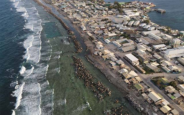 شہریوں کو ہر تین ماہ بعد ڈالرز دینے کا اعلان