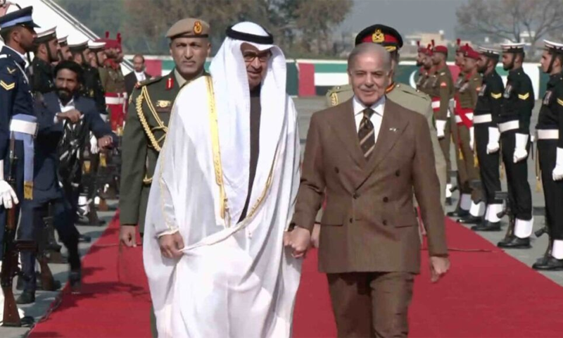 متحدہ عرب امارات کے صدر شیخ محمد بن زاید النہیان پاکستان پہنچ گئے