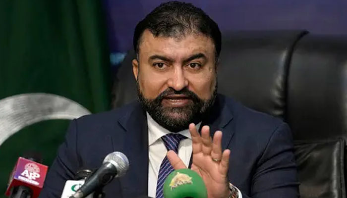 وزیراعلیٰ بلوچستان سرفراز بگٹی نے کہا ہے کہ بلوچستان کے تمام قبائل کے لوگوں کو چاہیے کہ وہ اپنی سکیورٹی فورسز کاساتھ دیں