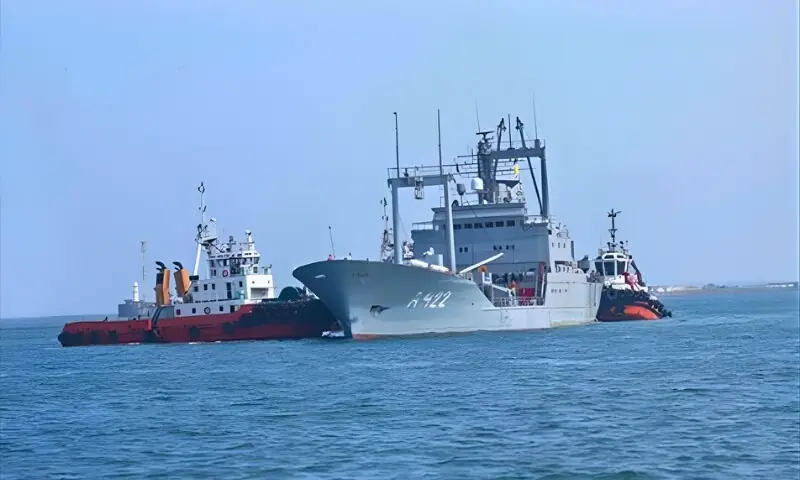 سری لنکا کے قریب ایک اور ایرانی جنگی بحری جہاز نشانے پر آگیا مدد کی اپیل