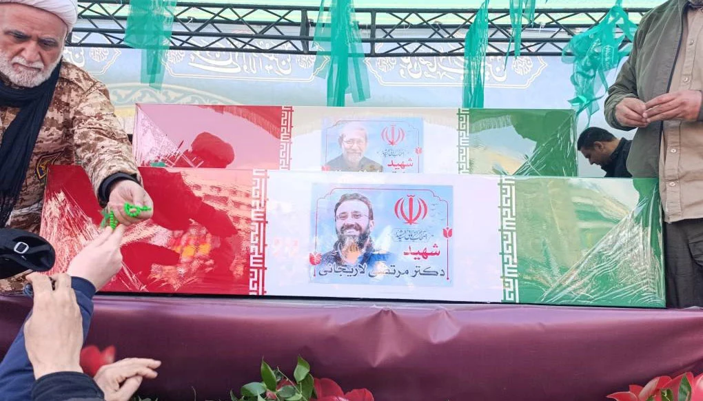 علی لاریجانی و دیگر کی اللہ اکبر کی صداؤں میں نمازِ جنازہ، ہزاروں افراد کی شرکت