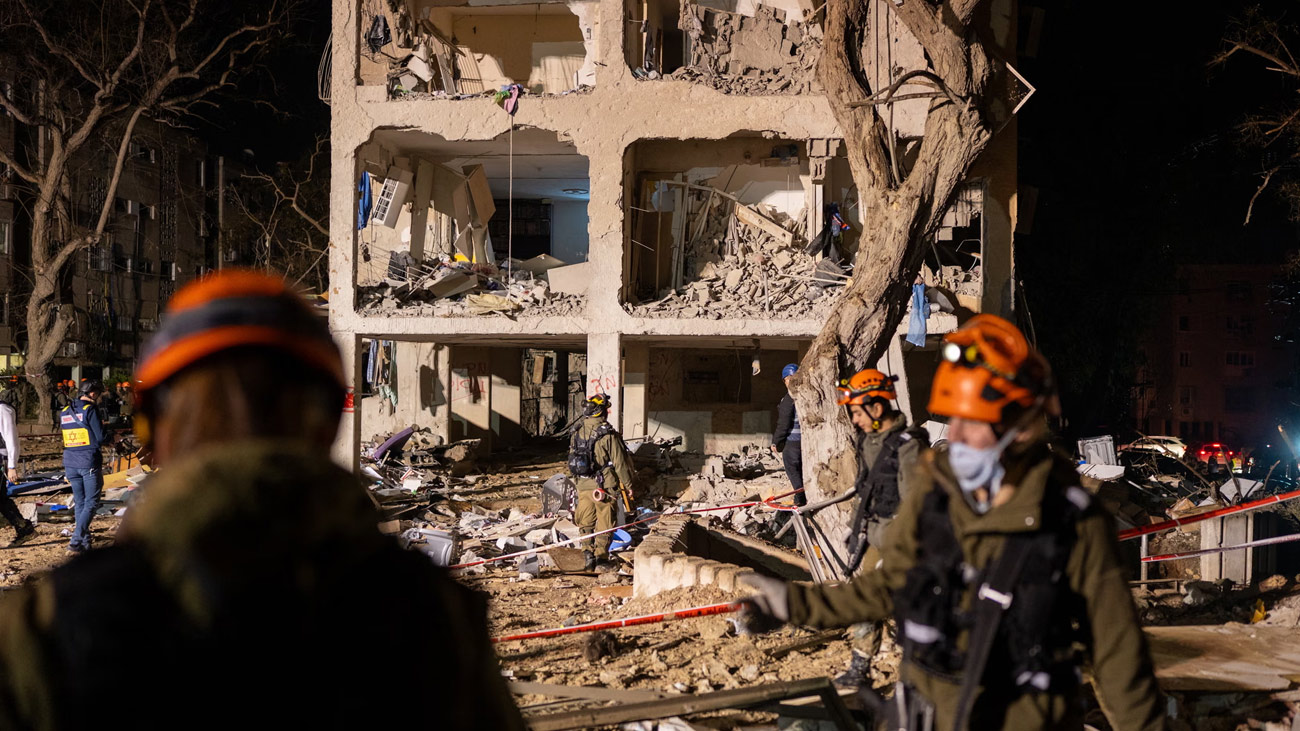 ایرانی میزائل حملے نے جنوبی اسرائیلی شہر عراد میں تباہی مچادی 6 افراد ہلاک، 100 سے زائد زخمی