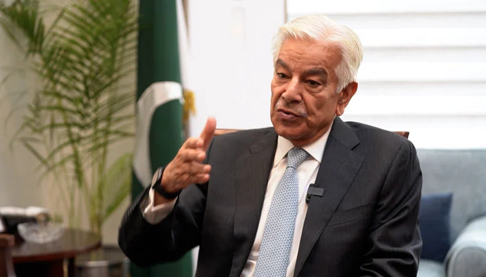 بھارت دہشتگردی کا ڈرامہ رچانا چاہ رہا ہے کولکتہ تک جا کر پھینٹی لگائیں گے خواجہ آصف