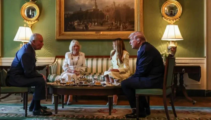 برطانوی بادشاہ چارلس سوم اہلیہ سمیت امریکا پہنچ گئے صدر ٹرمپ سے ملاقات
