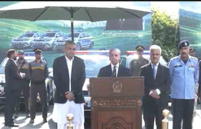 وزیر اعظم شہبازشریف کا کہنا ہے کہ زرمبادلہ ذخائر کی بچت کیلئے ماحول دوست گاڑیوں کے استعمال کو فروغ دینا ہوگا