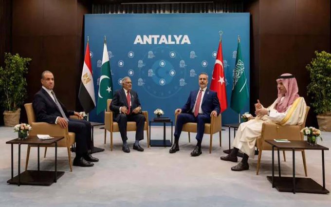 سعودی عرب پاکستانی ترک اور مصری وزرائے خارجہ کا انطالیہ میں اجلاس