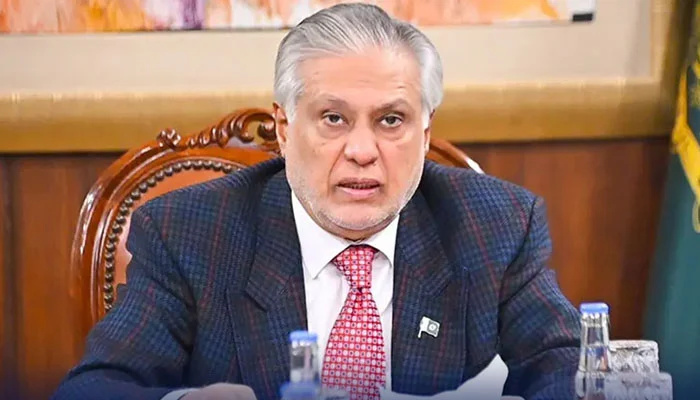 اسحاق ڈار کے امریکی قبضے میں موجود جہازوں پر پاکستانی عملے کی واپسی کیلئے رابطے