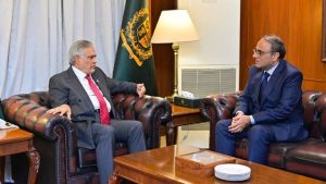 ایران کے ساتھ دوطرفہ تعاون تمام شعبوں میں بڑھانا چاہتے ہیں اسحاق ڈار