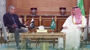 محسن نقوی کی سعودی ہم منصب سے ملاقات اہم امور پر تبادلہ خیال