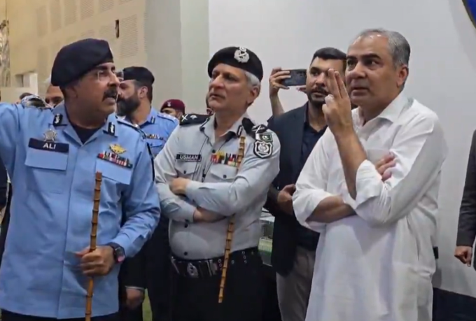 وفاقی وزیر داخلہ محسن نقوی کا سیف سٹی ہیڈکوارٹرزکا دورہ