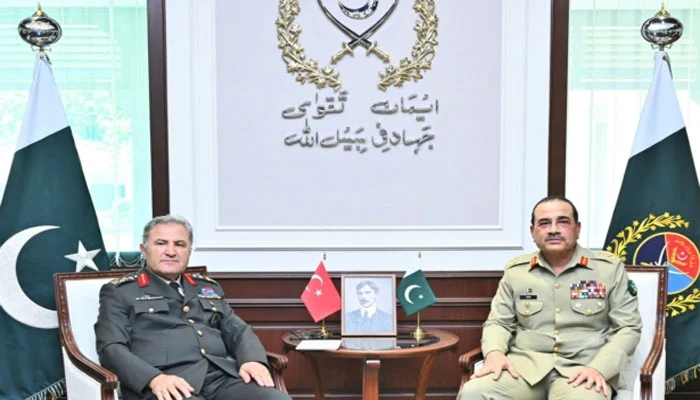 فیلڈ مارشل سے ترک بری افواج کے کمانڈر کی ملاقات علاقائی سیکیورٹی پر تبادلہ خیال