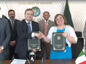 اٹلی پاکستان کو 6.3 ارب روپے قرض دے گا معاہدے پر دستخط