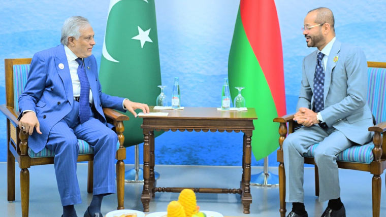 وزیر خارجہ اسحاق ڈار کی اومان کے وزیر خارجہ سید بدر بن حمد البوسعیدی سے ملاقات
