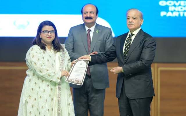 یوتھ پالیسی کی تیاری اور شاندار خدمات وفاقی وزیر آئی ٹی کو وزیر اعظم کی جانب سے تعریفی سند