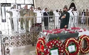 پاکستان  کا 79واں یوم آزادی کور کمانڈر کراچی کی مزارقائد پرحاضری