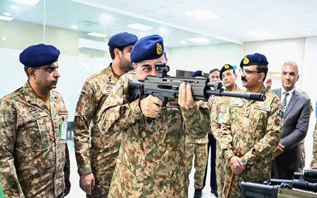 فیلڈ مارشل کا پاکستان آرڈیننس فیکٹری واہ کا دورہ آپریشنز اور مقامی سطح پر جدید عسکری سازوسامان کی تیاری پر بریفنگ