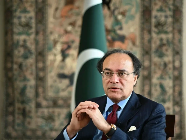احتجاج اور دھرنوں سے معیشت کو یومیہ 120 ارب روپے کا نقصان ہوگا وزیر خزانہ