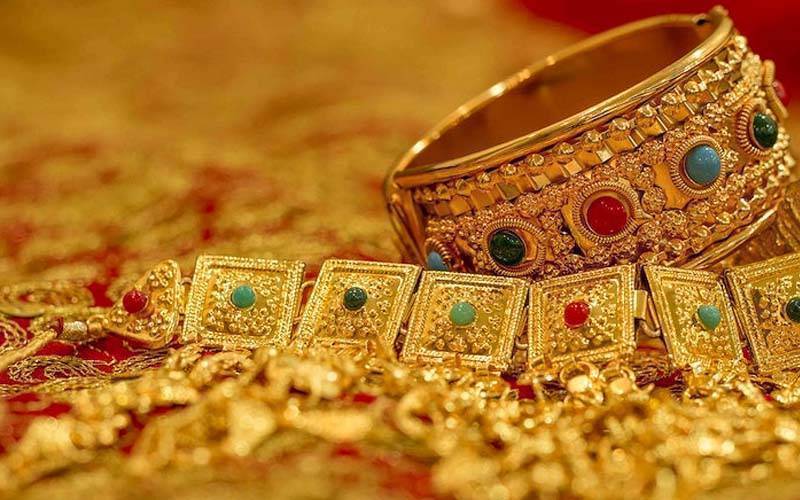 پاکستان اور عالمی منڈی میں سونے کی قیمت میں بڑی کمی ریکارڈ کی گئی ہے
