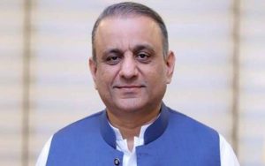 سرکاری دوروں پر ذاتی طیارے کا استعمال اخراجات کی اپنی جیب سے ادائیگی وفاقی وزیر عبدالعلیم خان نے کفایت شعاری کی مثال قائم کر دی