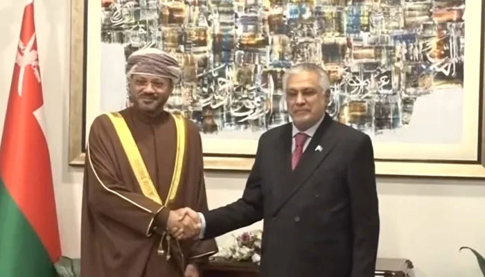 اسحاق ڈار سے عمانی وزیر خارجہ کی ملاقات دو طرفہ تعاون بڑھانے پر اتفاق