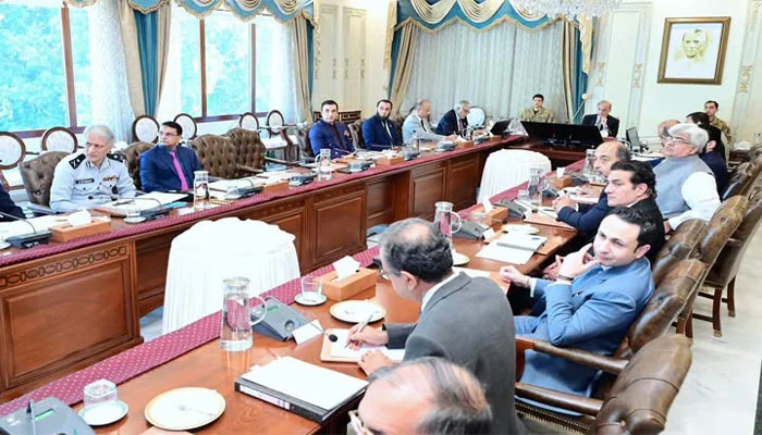 وزیرِ اعظم نے ائیرپورٹس پر بین الاقوامی معیار کو مد نظر رکھ کر سہولیات مزید بہتر بنانے کی ہدایت کردی