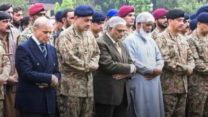 کوئٹہ طیارہ حادثے میں شہید فوجی افسران کی نماز جنازہ ادا وزیراعظم فیلڈ مارشل کی شرکت